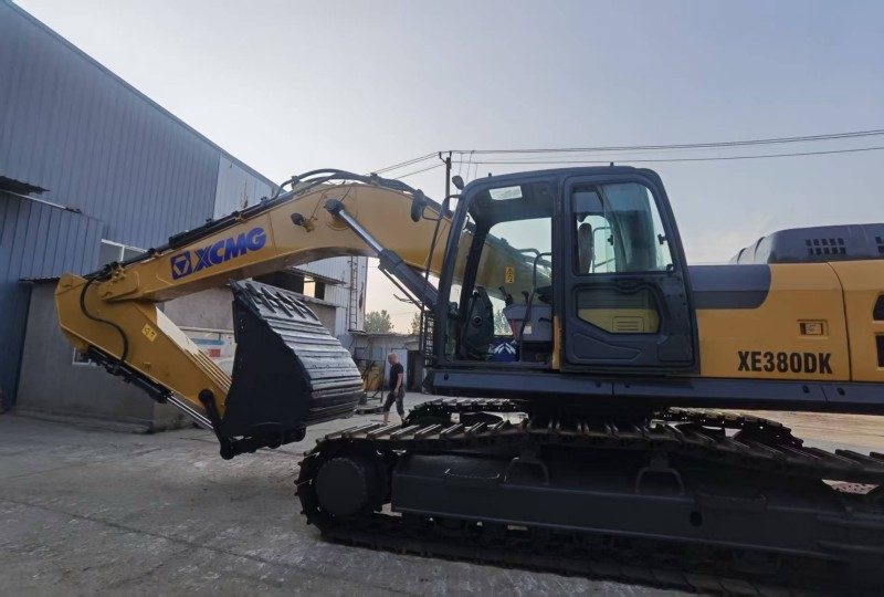 XCMG XE370D (1)