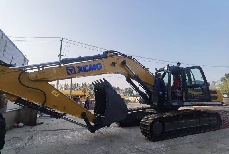 XCMG XE370D (2)