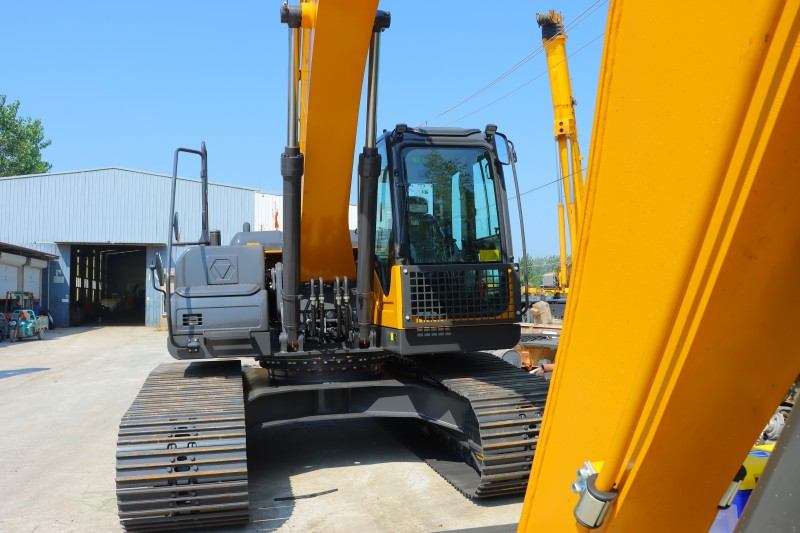 XE215C (3)